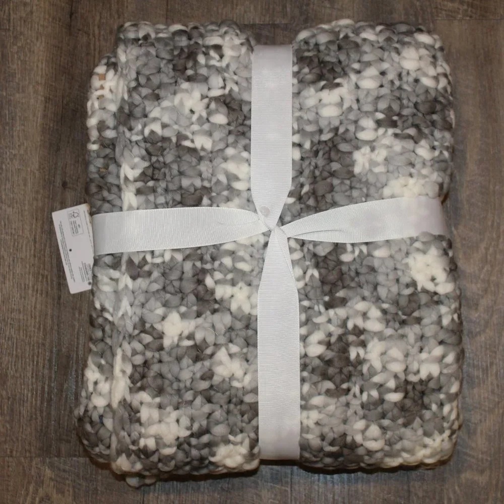 NWT UGG HOME‎ KNIT SWEATER GRAY MULTI 50 X 70 GRAY THROW